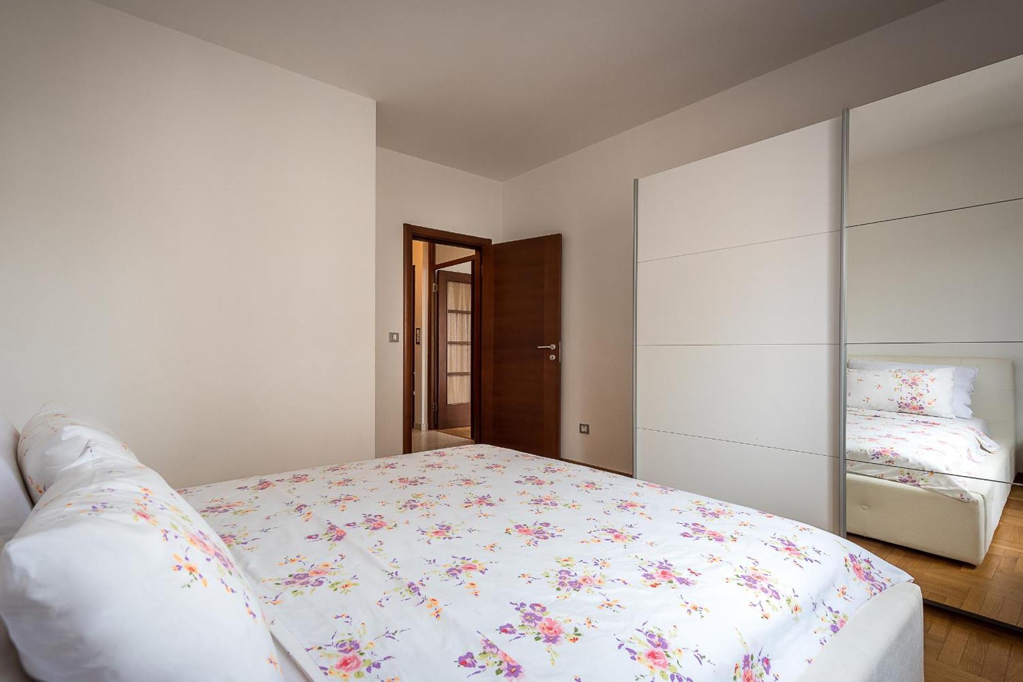 Apartments Montreal Budva Exterior photo