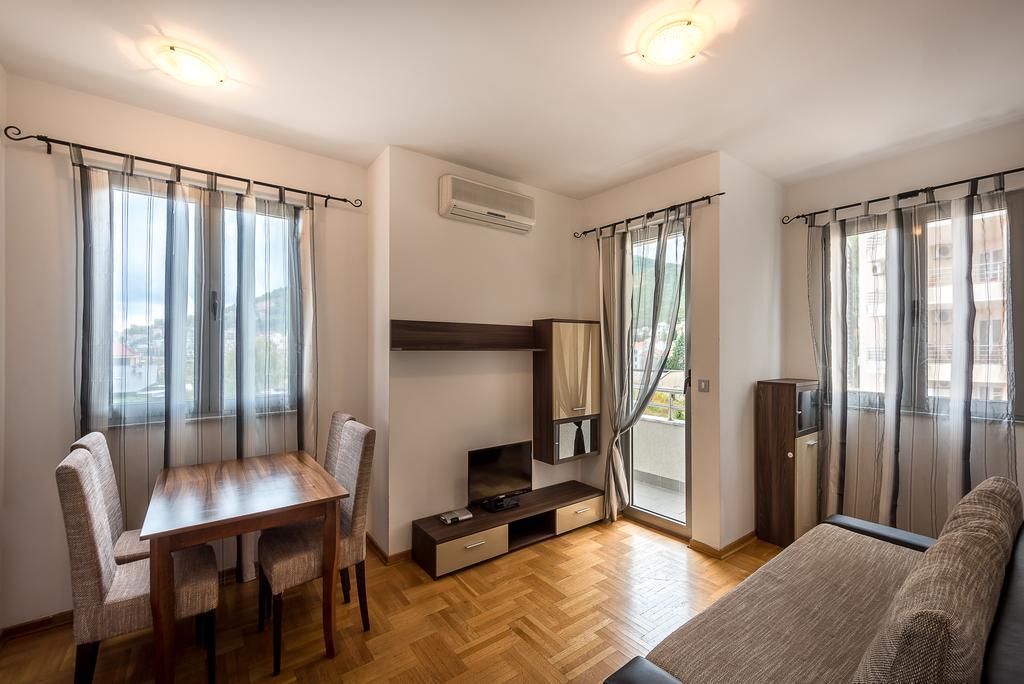 Apartments Montreal Budva Exterior photo